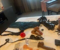 💋Lets spice up your Day💥 knees now mister 😉 Kinky/sensual and ready ;) - Image 3
