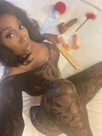 https://onlyfans.com/goddesscerci - 1