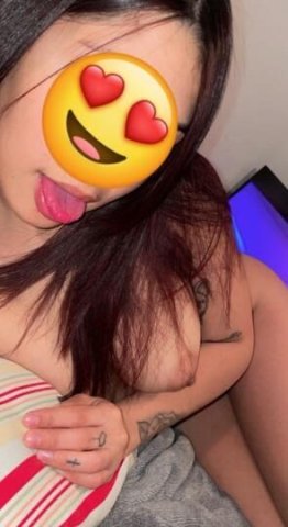 😍😍si buscas una joven super calientita y simpatica solo escribeme😈😈 - 1