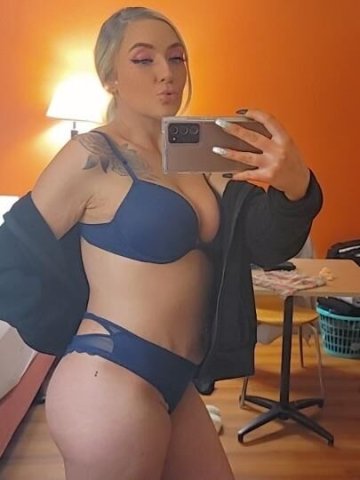 Who wants to come spend sometime with me tonight 💋 - 1