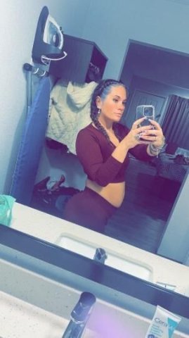 Aunesty Hot Snowbunny Milf 💋 🩷 - 1
