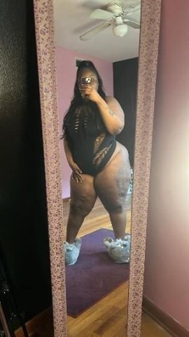 Thick Chocolate Ebony Mami 💦🍫 - 1