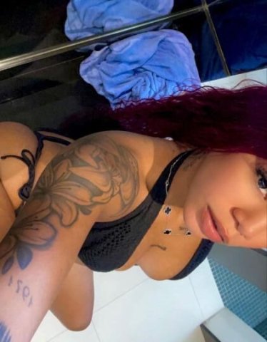Hello daddy, I'm available 🥰😍 - 1