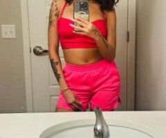 Lincoln escorts - sexy cubanita