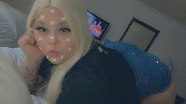 Ya fav 🐰Come See Me🚕🚕🌹Freaky with a Fat 🍑Pretty Feet 👣 Pink Shaved Pussy 🌷& Thick thighs - 1