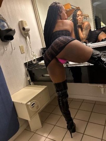 NEW IN TOWN 💋💋YOUR FAVORITE GUILTY PLEASURE 😋😘 - 1