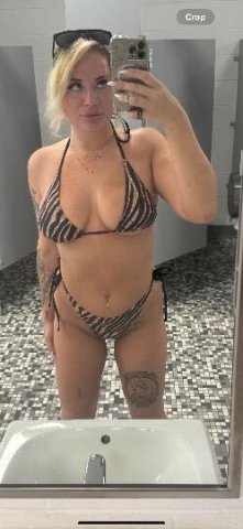 Long Island Blonde - 24 - 1