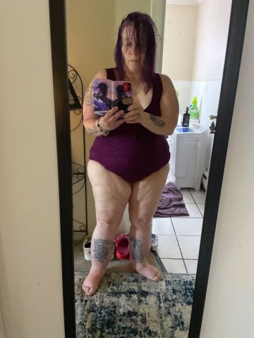 BORED WITH YOUR WIFE 100% discreet. And i love older men. - 53 - 1