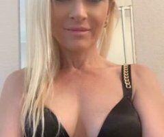 Fort Myers escorts - Sparkling Blue Eyes