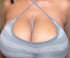 Queens escorts - Horny Wettttt Thick & Ready for you to Cum Take a Dip 💦