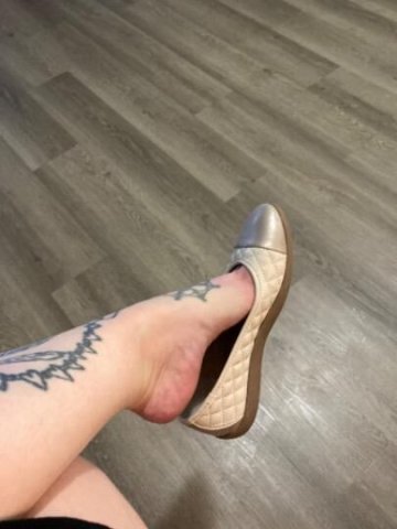 Recently retired school teacher ❤In and out calls available. 💯%authentic! - 1