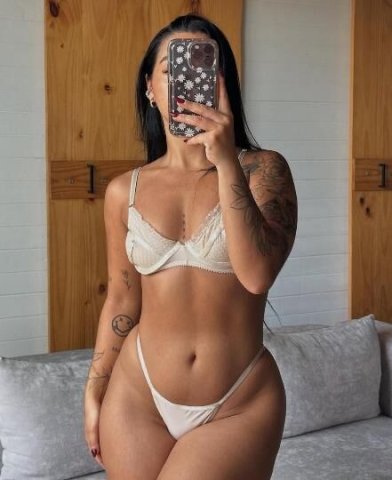 “Curves, Conversation & Confidentiality 😘” - 29 - 1