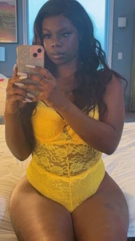 BIG BOOTY SEXY CHOCOLATE 🍫💕😍🥰 Lets set an appointment 💕 - 1