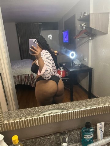 💋 Young, Thick & Drippin’ 💦 Only Real Ones Tap In. SUNDAY FUNDAY 😜$80 qvs today gents😜 - 22 - 1