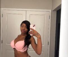 Beautiful Haitian Bombshell - Image 4