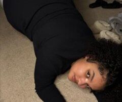 lets see if you can make me BUSS💦👅 i love to ride dick and squirt on it 💦 come and see about caramel 😘 - Image 6