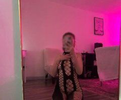 New petite babe looking to please you well😘 - Image 2