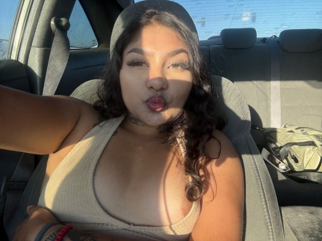 hey babes ! Looking for Fun 😍 Cum and Text me for more info on my service 👅👅 lets have funnn - 18 - 1