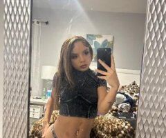 offering 2 sexy exotic girls🤭 - Image 5