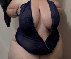 NO MEETS CONTENT ONLY Cum help you favorite SSBBW out with Xmas. Times are hard so hopefully i can make you Hard. CONTENT ONLY. Special 100 pics and 100 videos for just 30$ - Image 4