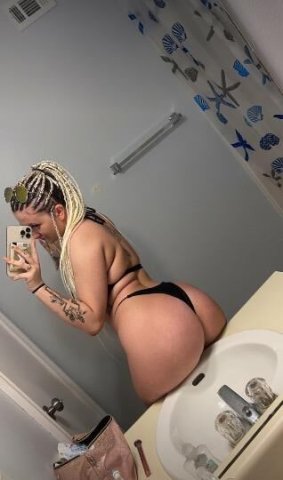 come see a baddie - 1
