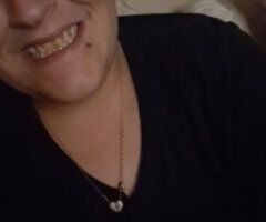 milf looking for a momma - 31 - Image 2