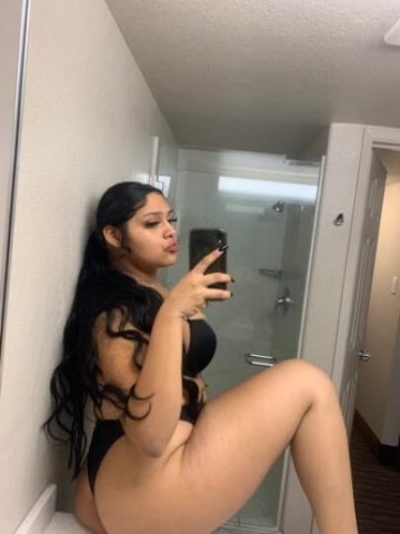 Available for in/outcall 📍 - 1