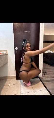 Glorius Milk chocolate Exotic wet kitty 💦🍫 - 1