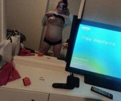 Pittsburgh escorts - Chloe Cummins is pregnant. come see me before baby comes.