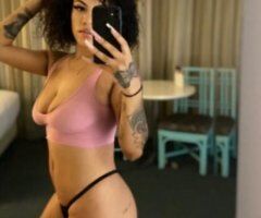 The Wettest Mami 😍 Exotic Hottie Visiting Waikiki - Image 3