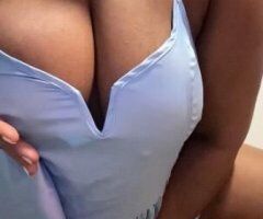 Black and Curvy 👅🍫👅🍩 - Image 4