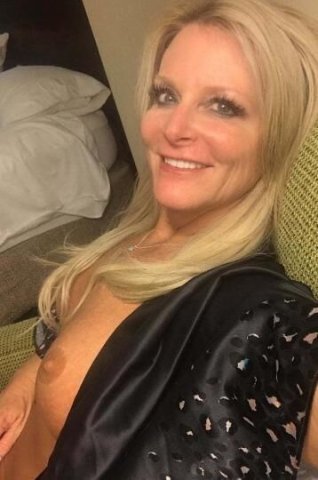 80 special💦top n bottom super wet and warm pussy 🍑 Verified & Well Reviewed!including sloppy toppy BBBJ💦 - 1