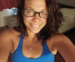 Victoria escorts - i dont like no whipes and chains and baby u cant tie me down, but u can whip your lovin on me