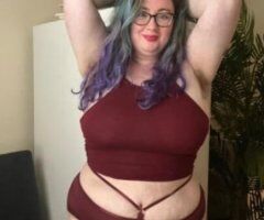 Medford escorts - all natural and busty vixen available in Portland