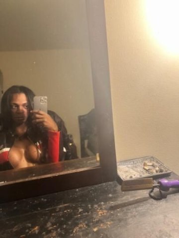 YOUR FAV LIL tranny GIRL😋HMU AVAILABLE ANYTIME 247 - 1