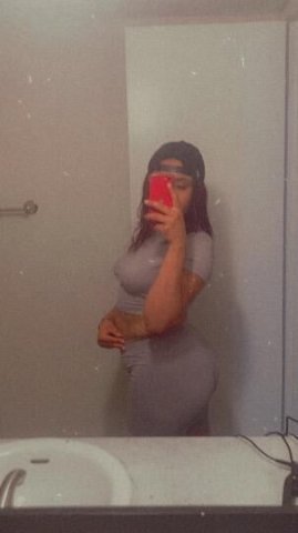 AVAILABLE 💦🩷😘 - 1