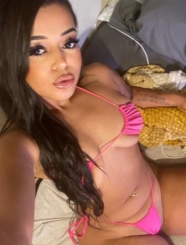 SEXY LATINA IN TOWN - 23 - 1