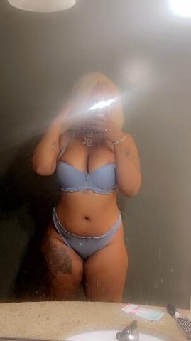 💦💦😋SEXY PRETTY AND THICK LIGHTSKIN BADDIE REAY TO GET FUCKED🌸🥹 - 23 - 1