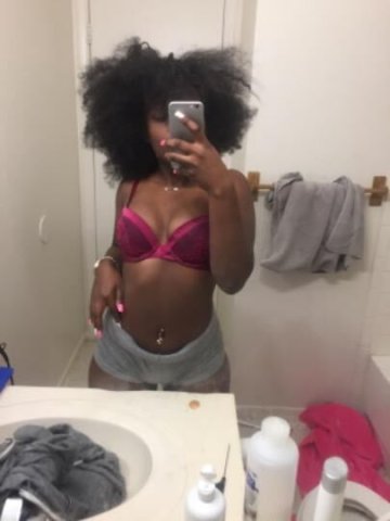 ONLY IN TOWN FOR A GOOD TIME NOT A LONG ONE - 👅🤫 - 1