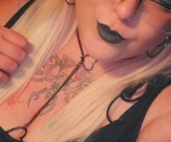 BLUE EYED CURVY & TATTOOED - 27 - Image 2