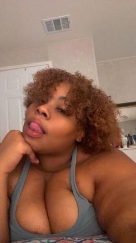 Big Beautiful Lightskinned Bbw looking for fun,Car fun😜Outcalls,Hotel,Your Place 😘 420 friendly.Videos and Pics for sale - 1