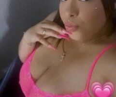 Salem escorts - Big Juicy boobies phat wet kitty 💋💦 Incall 🍯
