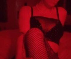 The devil's mistress is bored - Image 2