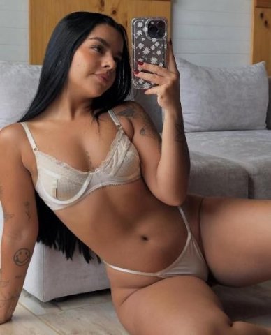 “Curves, Conversation & Confidentiality 😘” - 29 - 1