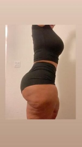 Thick Big Booty Red Bone 🥵 REAL PICTURES - 1