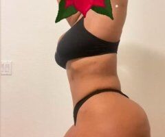 Thick Big Booty Red Bone 🥵 REAL PICTURES - Image 5