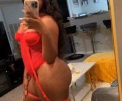 Thick and Juicy🍑 Super Soaker 😻💦 - Image 4