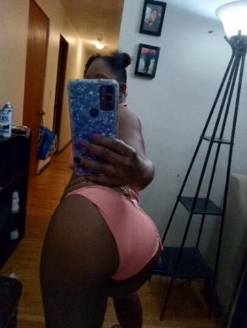 Gorgeous Ebony BOMSHELL - 1