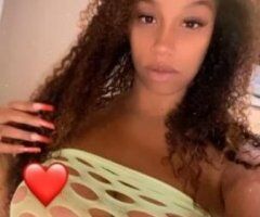 sexy slim thick cutie - Image 1