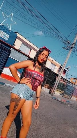 chica latina - 1